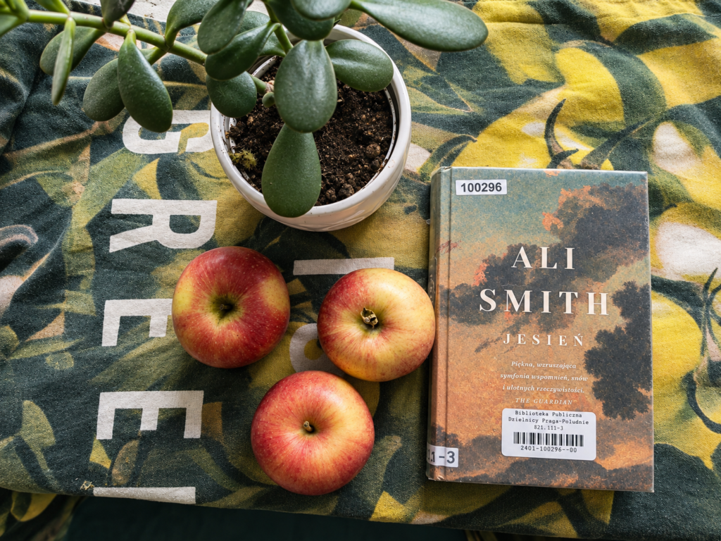 Jesień, Ali Smith